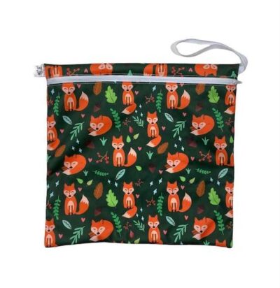 Green fox washable wipes and wet bag set - Image 3